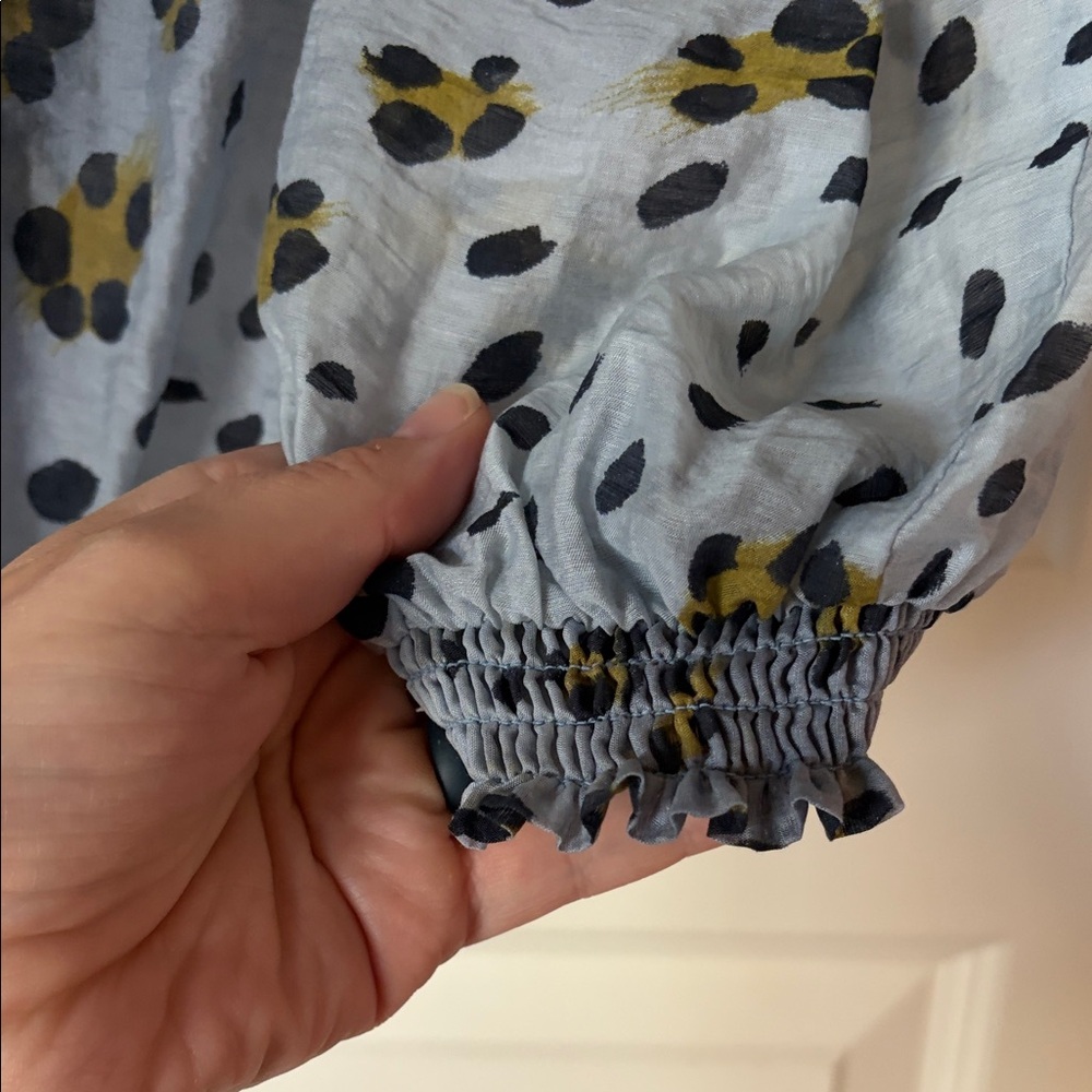 CAbi Hunter Blouse fall 2024 Sz Small - Picture 11 of 13